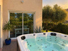 VILLA D'ARCHITECTE DE PLAIN-PIED AVEC JARDIN MÉDITERRANÉEN