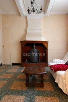 Maison de caractère + bâtiment en pierre 232 m² – accès grands véhicules – 77 m² aménageables