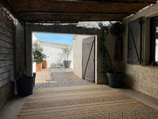House 2 minutes from the beach in Saint-Pierre-la-Mer – pool, sea views and independent two-bedroom accommodation