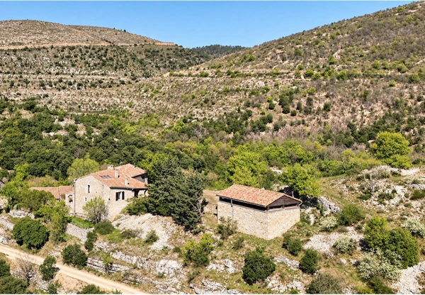 VISSEC – UNE MAISON-REFUGE AU CŒUR DES CAUSSES, À 1H15 DE MONTPELLIER