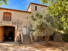 ANCIENNE PROPRIÉTÉ VITICOLE AVEC MAISON DE MAÎTRE, REMISE, CHAIS ET DÉPENDANCES