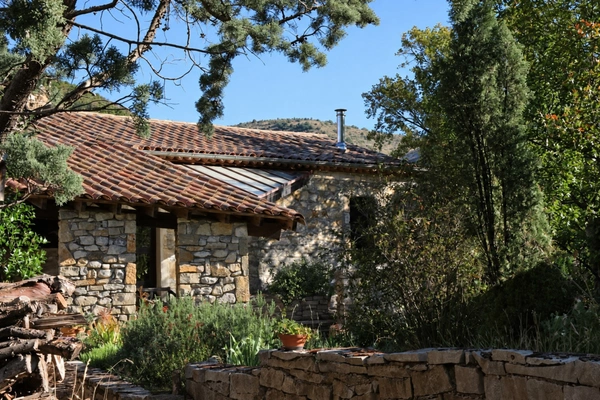 VISSEC – UNE MAISON-REFUGE AU CŒUR DES CAUSSES, À 1H15 DE MONTPELLIER