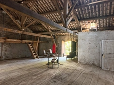 ANCIENNE PROPRIÉTÉ VITICOLE AVEC MAISON DE MAÎTRE, REMISE, CHAIS ET DÉPENDANCES