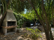 House 2 minutes from the beach in Saint-Pierre-la-Mer – pool, sea views and independent two-bedroom accommodation