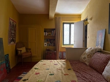 Maison de caractère rénovée avec patio et terrasse tropézienne