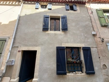 Maison de caractère rénovée avec patio et terrasse tropézienne