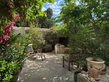 Maison de caractère + bâtiment en pierre 232 m² – accès grands véhicules – 77 m² aménageables