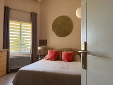 VILLA D'ARCHITECTE DE PLAIN-PIED AVEC JARDIN MÉDITERRANÉEN