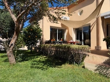 VILLA D'ARCHITECTE DE PLAIN-PIED AVEC JARDIN MÉDITERRANÉEN