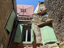 Maison de village rénovée avec patio et terrasse tropézienne – Siran (Minervois)