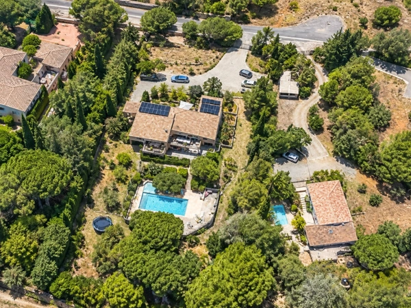 NARBONNE — MAISON D’ARCHITECTE CONTEMPORAINE, UN AIR DE CALIFORNIE DANS LE SUD DE LA FRANCE