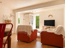 House 2 minutes from the beach in Saint-Pierre-la-Mer – pool, sea views and independent two-bedroom accommodation