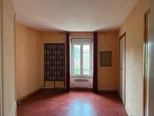 Character Property with Private Courtyard in the Heart of Lézignan-Corbières – 217 m² of Living Space