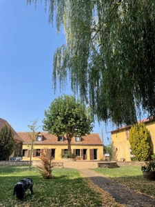 Longère de caractère – 225 m² habitables – Dépendances – Terrain paysagé de plus de 4 000 m²