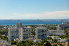 ***MARSEILLE 9EME…RESIDENCE LA ROUVIERE…GRAND T3 TRAVERSANT…POSSIBILITE DE RECREER UNE 3EME CHAMBRE…ETAGE ELEVE…VUE PANORAMIQUE***