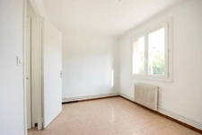 MARSEILLE 9EME LE CABOT 3 PIECES TRAVERSANT AVEC PARKING ET CAVE - VISITE VIRTUELLE DISPONIBLE 