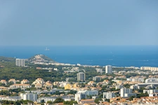 ***VIRTUAL TOUR AVAILABLE... SUPER ROUVIÈRE... MARSEILLE 9TH DISTRICT... ELEGANT 4-BEDROOM APARTMENT... 118.56 SQM (CARREZ)... PANORAMIC SEA VIEWS... GARAGE & CELLAR***
