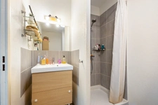 Top floor – Bright 3-bedroom apartment with a 32 m² terrace – Marseille 13th arrondissement, Lacordaire area – Gated community – Parking