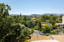 ***AUBAGNE… COMME UNE MAISON… DUPLEX DE CARACTÈRE… 3 CHAMBRES… ESPACES ÉVOLUTIFS… COUP DE CŒUR ASSURÉ***