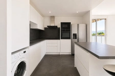 ***VISITE VIRTUELLE DISPONIBLE SUR DEMANDE...LA SEYNE-SUR-MER...LE THERMIDOR II...T3 RÉNOVÉ AVEC VUE BAIE...GARAGE DE 28 M²...LOCATAIRES EN PLACE***