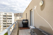 Top floor – Bright 3-bedroom apartment with a 32 m² terrace – Marseille 13th arrondissement, Lacordaire area – Gated community – Parking