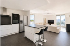 ***VISITE VIRTUELLE DISPONIBLE SUR DEMANDE...LA SEYNE-SUR-MER...LE THERMIDOR II...T3 RÉNOVÉ AVEC VUE BAIE...GARAGE DE 28 M²...LOCATAIRES EN PLACE***