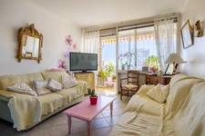 ***MARSEILLE 9EME…RESIDENCE LA ROUVIERE…GRAND T3 TRAVERSANT…POSSIBILITE DE RECREER UNE 3EME CHAMBRE…ETAGE ELEVE…VUE PANORAMIQUE***