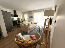 Appartement à vendre 3 pièces ROQUEVAIRE (13)+ TERRASSE 100 M2