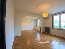 Maison de ville 4 chambres avec piscine et accès privé à la rivière – Bergerac (24)