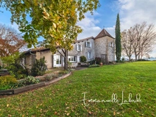 Stone estate with outbuildings and 5 hectares of nature – Monbazillac (24240)