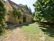 Propriété en pierre avec maison d’amis, piscine et 2,5 hectares LALINDE (24)