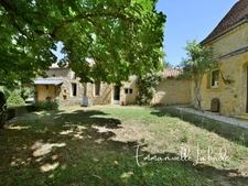 Propriété en pierre avec maison d’amis, piscine et 2,5 hectares LALINDE (24)