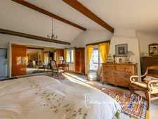 Stone estate with outbuildings and 5 hectares of nature – Monbazillac (24240)