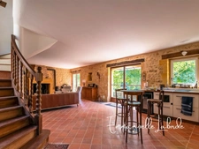 Propriété en pierre avec maison d’amis, piscine et 2,5 hectares LALINDE (24)