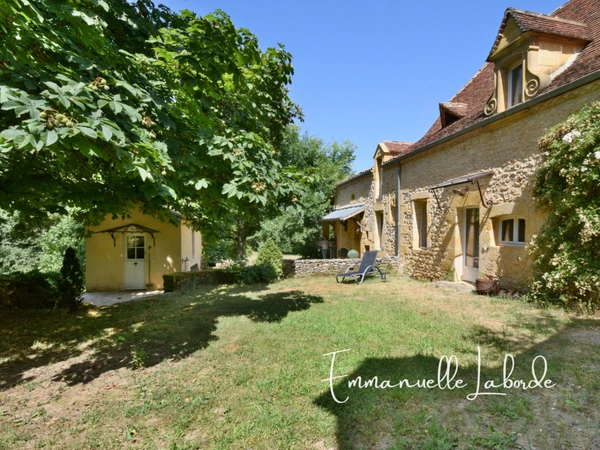 Propriété en pierre avec maison d’amis, piscine et 2,5 hectares LALINDE (24)