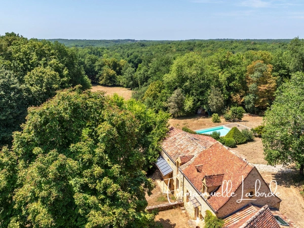 Propriété en pierre avec maison d’amis, piscine et 2,5 hectares LALINDE (24)