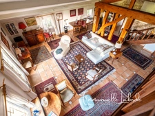Stone estate with outbuildings and 5 hectares of nature – Monbazillac (24240)