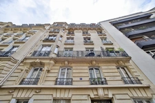 A vendre - Exclusivité - Passy/La Muette - Appartement traversant - Charmant 2 pièces - RDC sur cour - Parfaitement agencé