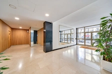 Exclusivité - A vendre - Appartement très lumineux - Balcon - 5 pièces - 4 chambres possibles - Cuisine indépendante - Cave et Parking - Adresse prestigieuse