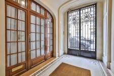 A vendre - Exclusivité - Passy/La Muette - Appartement traversant - Charmant 2 pièces - RDC sur cour - Parfaitement agencé