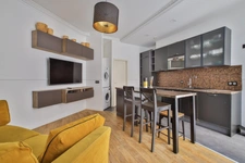 A vendre - Exclusivité - Passy/La Muette - Appartement traversant - Charmant 2 pièces - RDC sur cour - Parfaitement agencé