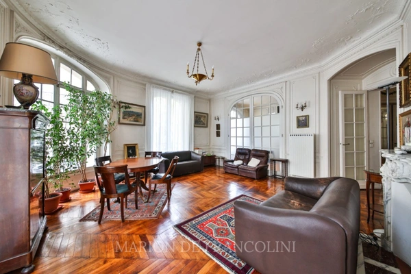 A vendre - Appartement haussmannien - 6 pièces - 4 chambres - Charme - Emplacement recherché - Quartier des Ternes