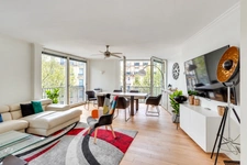 Exclusivité - A vendre - Appartement très lumineux - Balcon - 5 pièces - 4 chambres possibles - Cuisine indépendante - Cave et Parking - Adresse prestigieuse