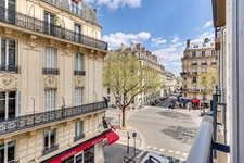 Exclusivité - A vendre - Appartement très lumineux - Balcon - 5 pièces - 4 chambres possibles - Cuisine indépendante - Cave et Parking - Adresse prestigieuse