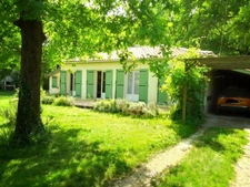 LE PIAN-MÉDOC(33) – Charme, calme et nature pour cette maison de T4 de 99 m2 nichée sur une parcelle de 1312 m2 dans un cadre verdoyant 