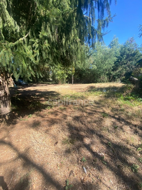 EYSINES (33) Terrain constructible de 833 m2 - Belle opportunité à saisir !!