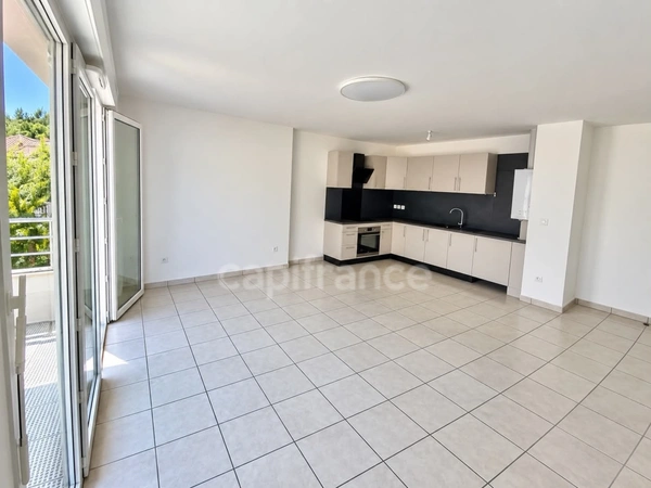 A SAINT AUBIN DE MEDOC (33): Rare- T3  lumineux de 63,05 m² au dernier étage, avec terrasse couverte et place de parking privative 