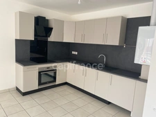 A SAINT AUBIN DE MEDOC (33): Rare- T3  lumineux de 63,05 m² au dernier étage, avec terrasse couverte et place de parking privative 