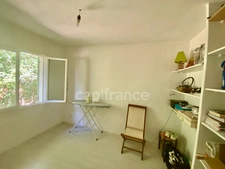 LE PIAN-MÉDOC(33) – Charme, calme et nature pour cette maison de T4 de 99 m2 nichée sur une parcelle de 1312 m2 dans un cadre verdoyant 