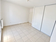A SAINT AUBIN DE MEDOC (33): Rare- T3  lumineux de 63,05 m² au dernier étage, avec terrasse couverte et place de parking privative 